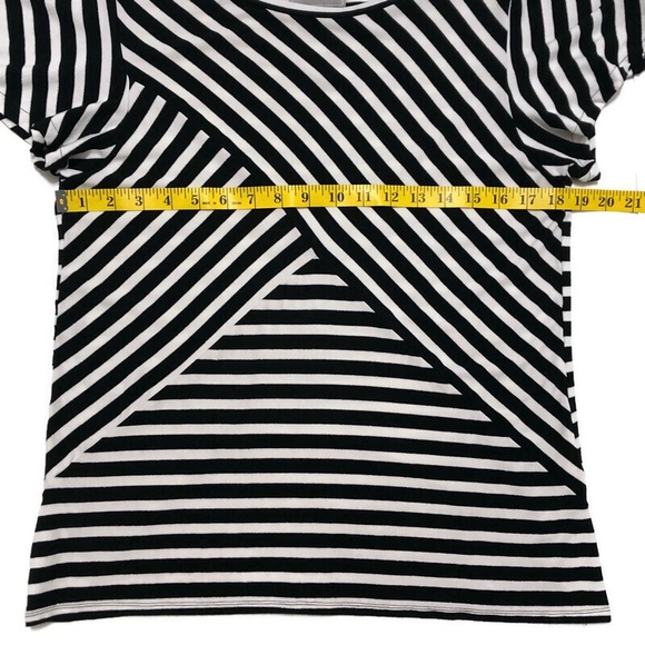LAURA Black & White Striped Asymetric Top Size L - Picture 12 of 13